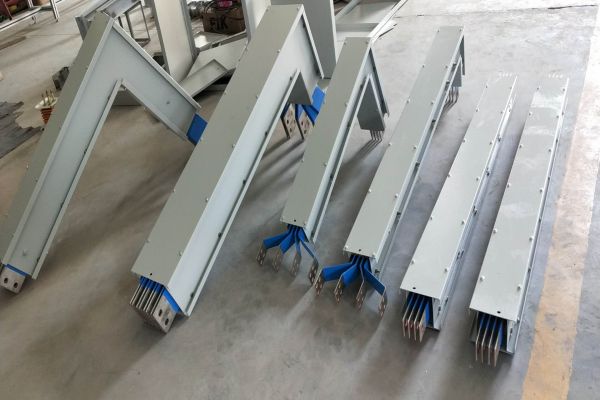 新疆密集型母线