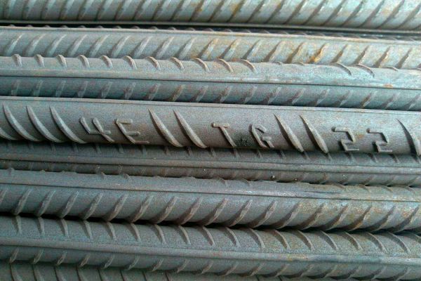 新疆密集型母线